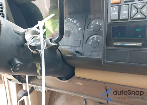 1988 Chevrolet Gmt-400 K2500 z USA, uszkodzony, nr VIN 2GCFK29K6J1202951